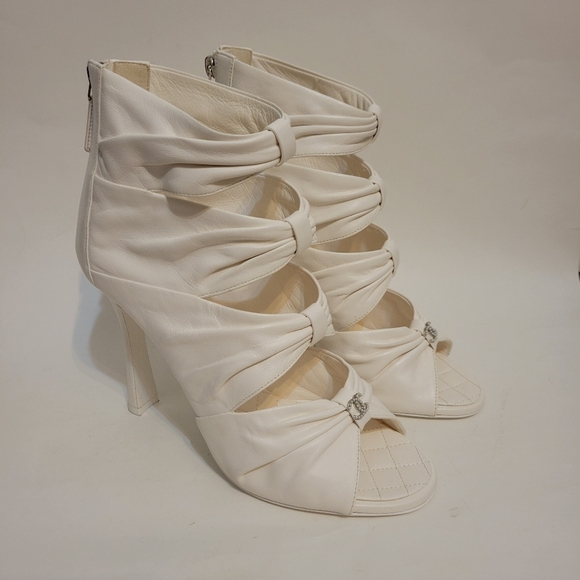 CHANEL Shoes - CHANEL white heels- size 39